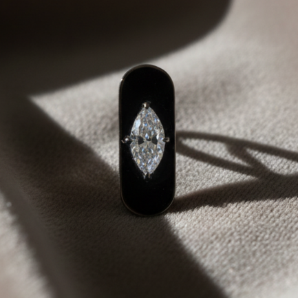 Orecchino Ovale Smalto con Pietra &euro; 65,00