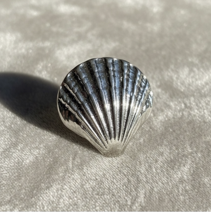 Orecchino Conchiglia Argento Lucido &euro; 87,00